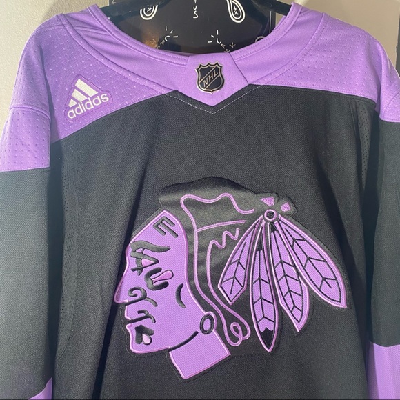 🆕 Adidas Blackhawks Athntc Jersey 'Fight Cancer' - Picture 2 of 9